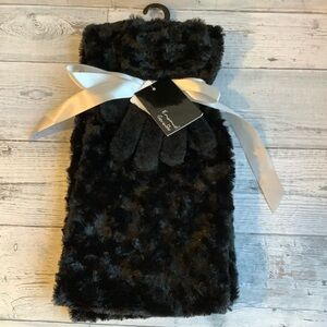 Emmanuel Geraldo Women's 2 Pc Plush Winter Accessory